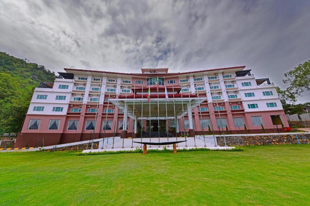 Royal Taunggyi Hotel Экстерьер фото