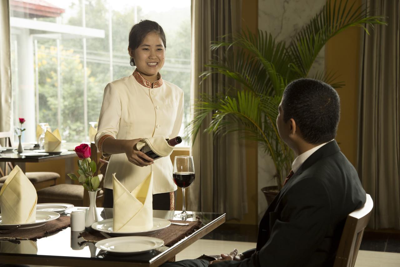 Royal Taunggyi Hotel Экстерьер фото