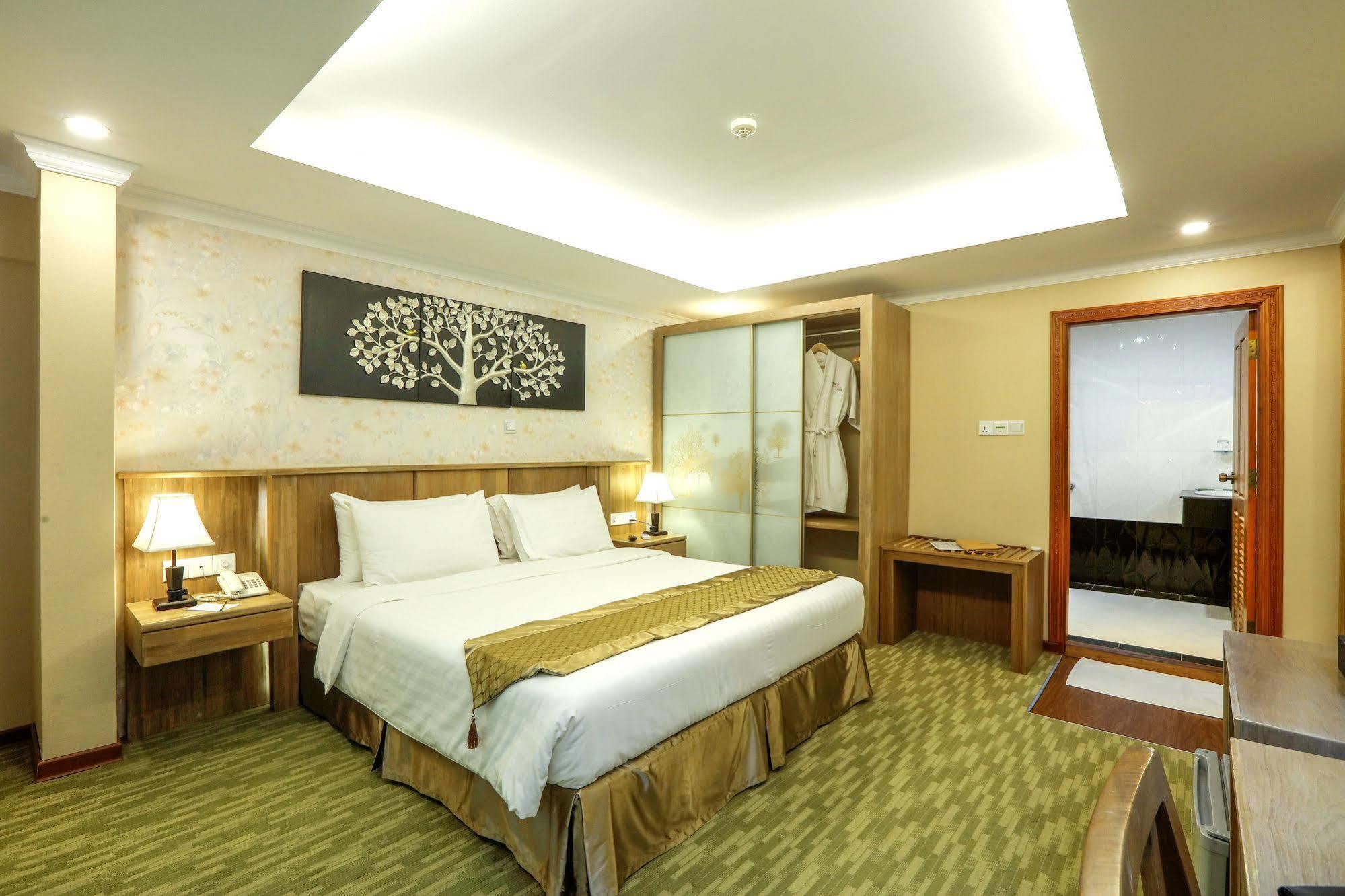 Royal Taunggyi Hotel Экстерьер фото