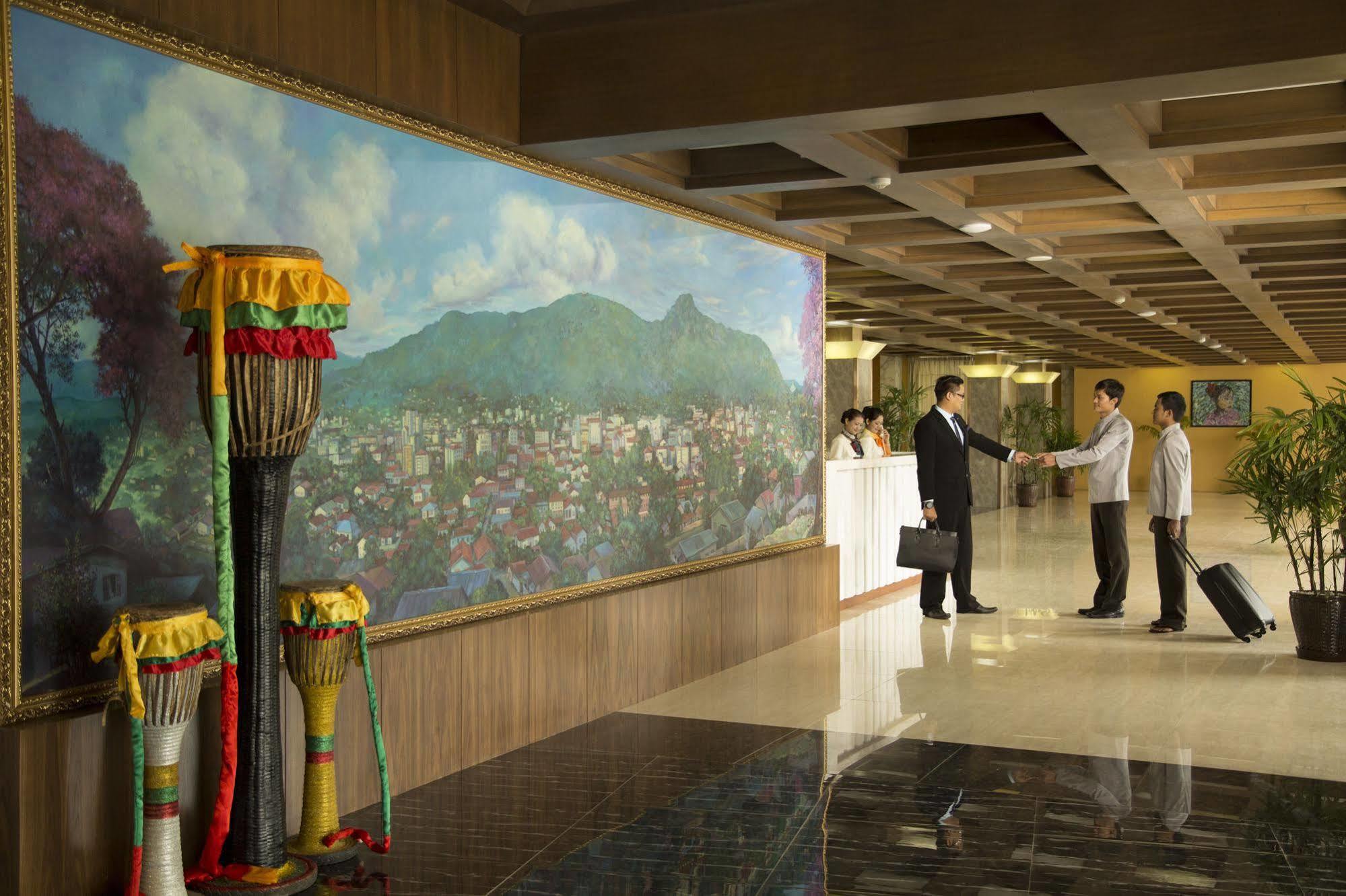 Royal Taunggyi Hotel Экстерьер фото
