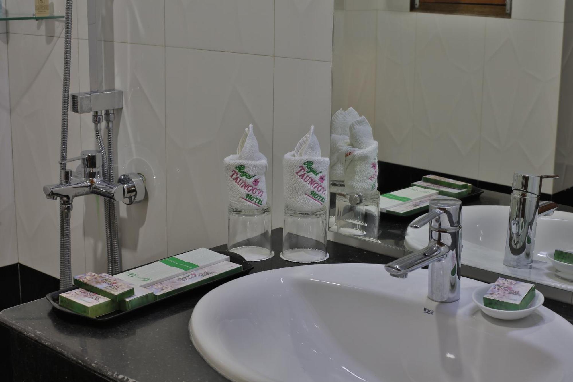 Royal Taunggyi Hotel Экстерьер фото